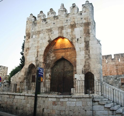 סיור בירושלים - הכניסה למצודה במגדל דוד - דורון יושע